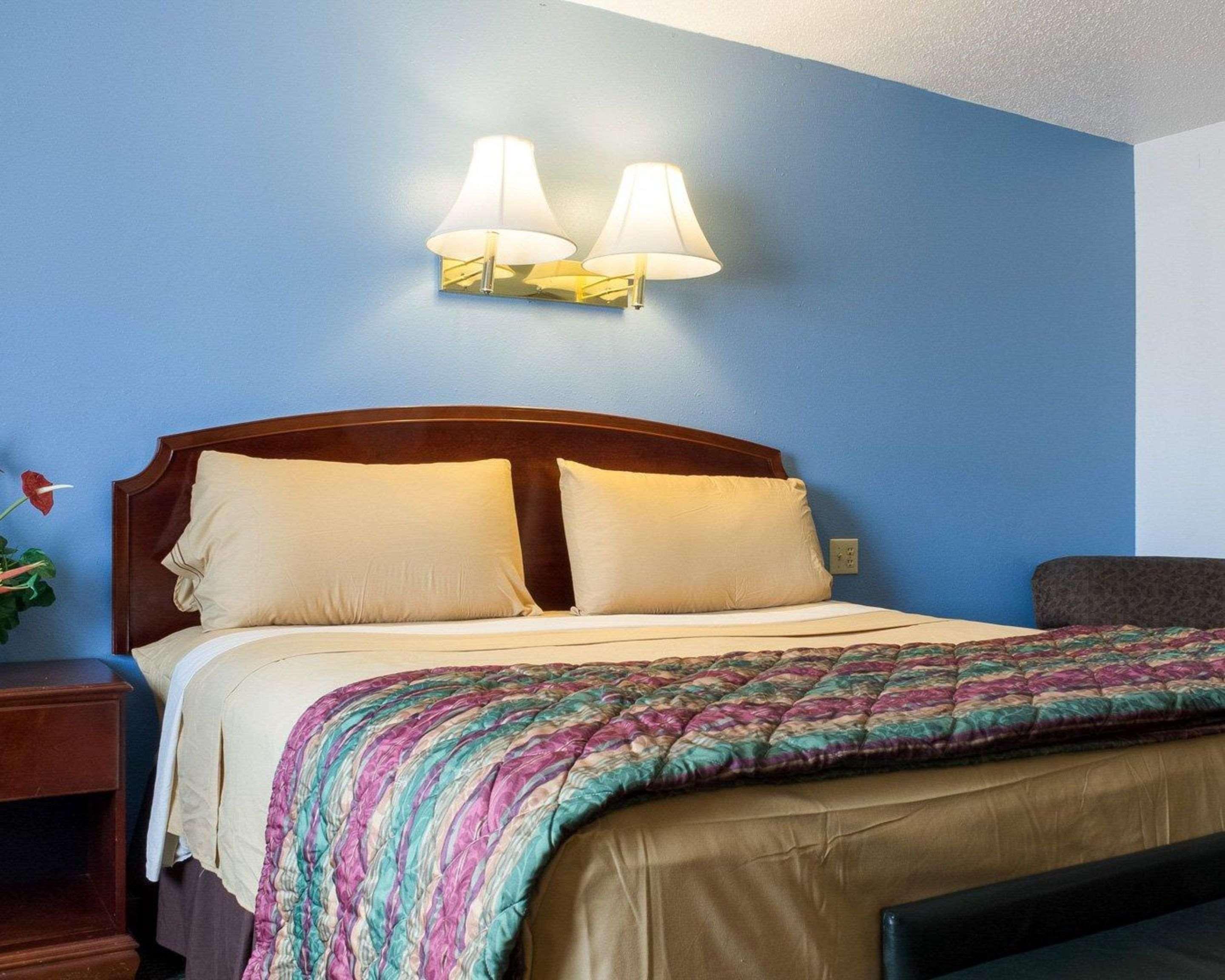 Rodeway Inn West Fargo Esterno foto