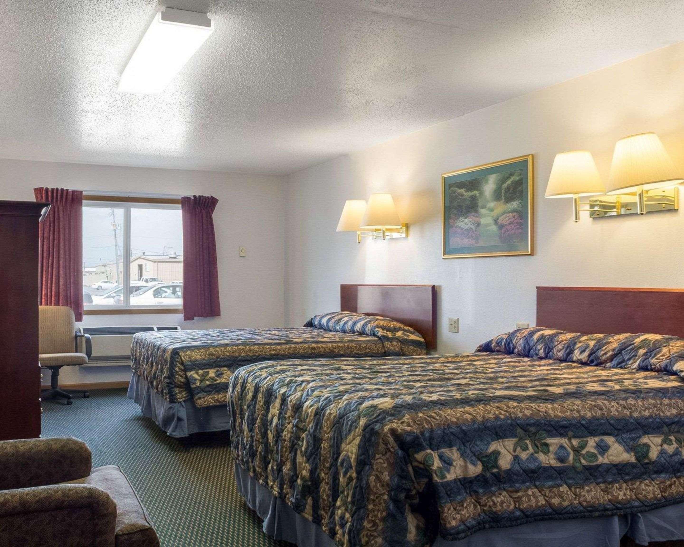 Rodeway Inn West Fargo Esterno foto