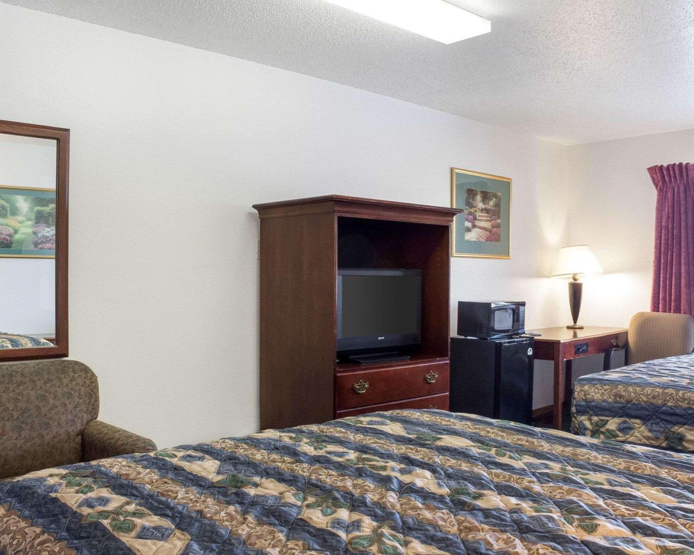 Rodeway Inn West Fargo Esterno foto