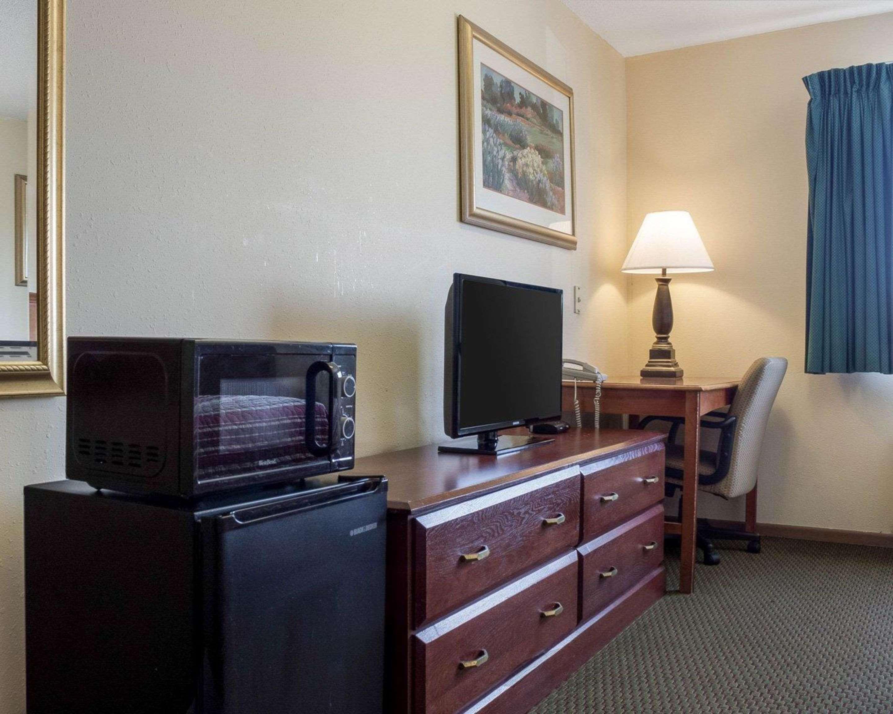 Rodeway Inn West Fargo Esterno foto