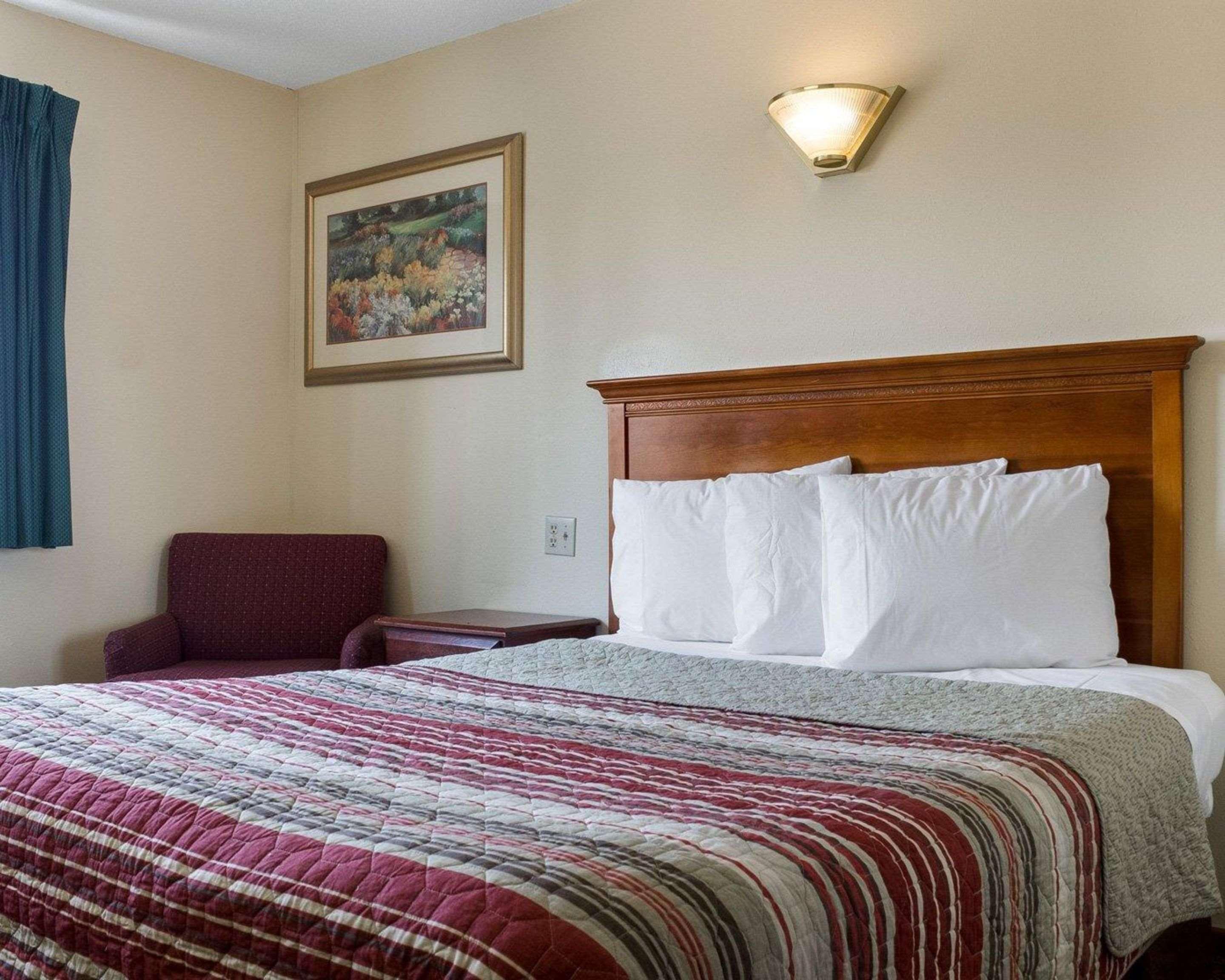 Rodeway Inn West Fargo Esterno foto