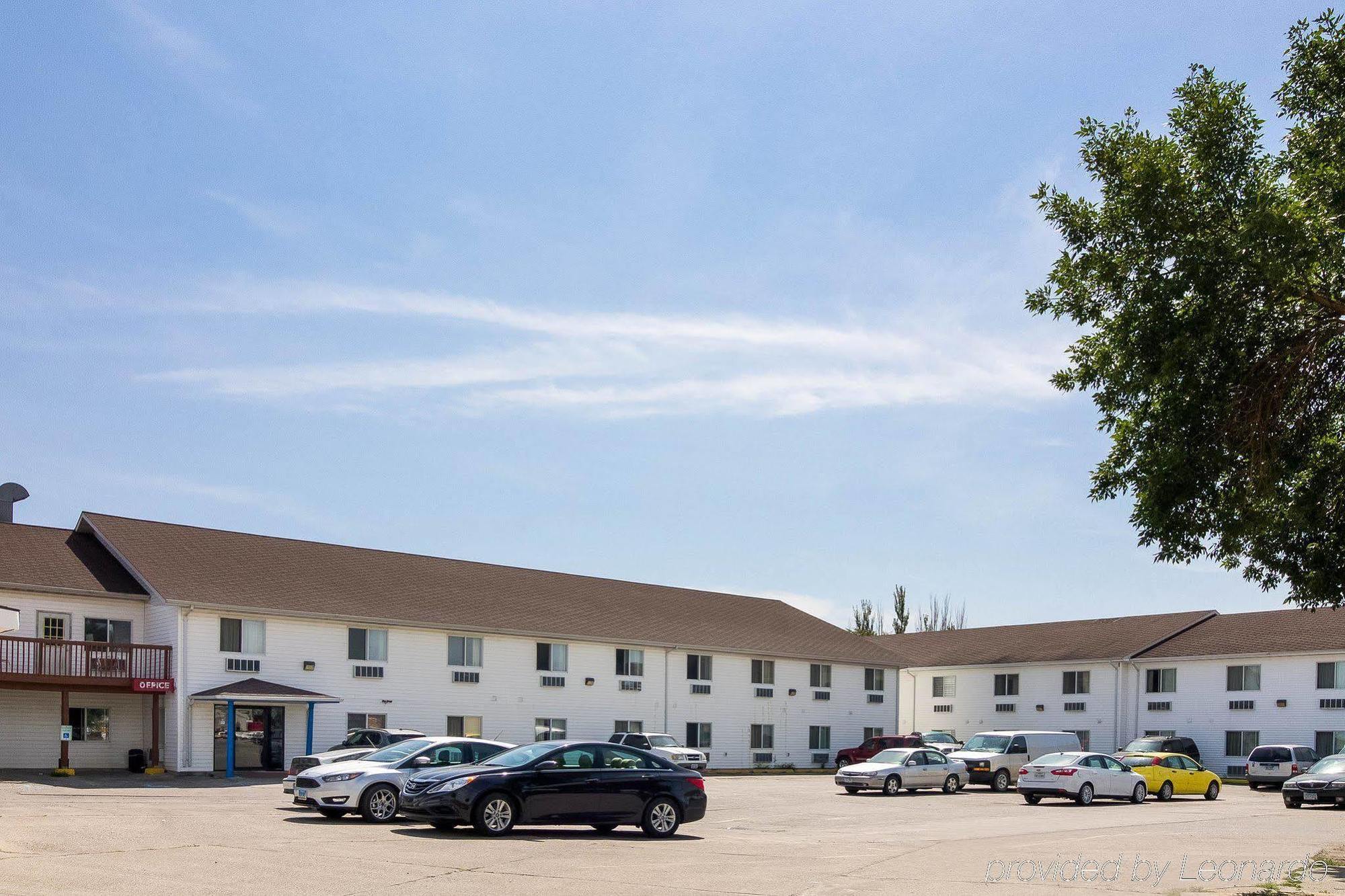 Rodeway Inn West Fargo Esterno foto