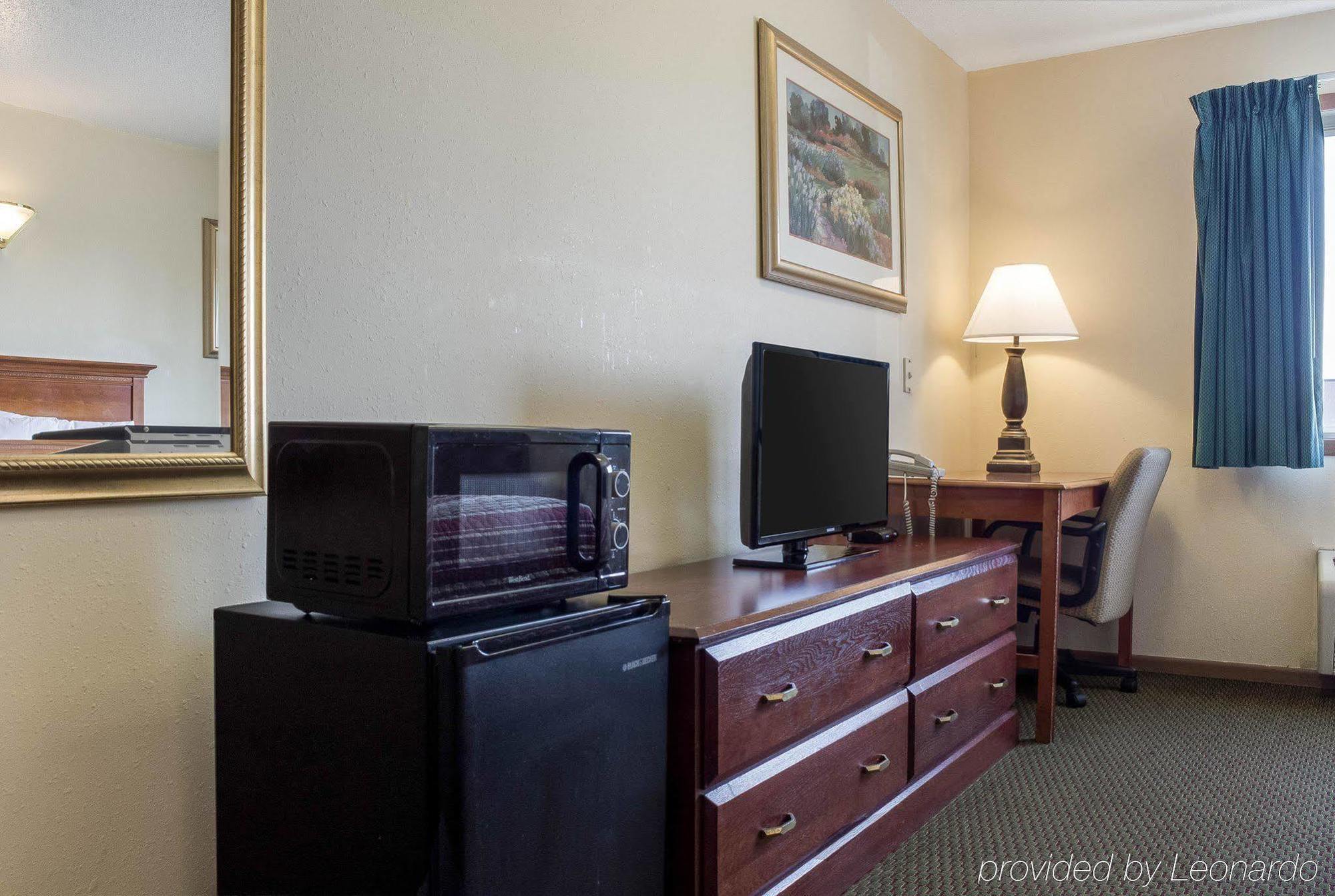 Rodeway Inn West Fargo Esterno foto