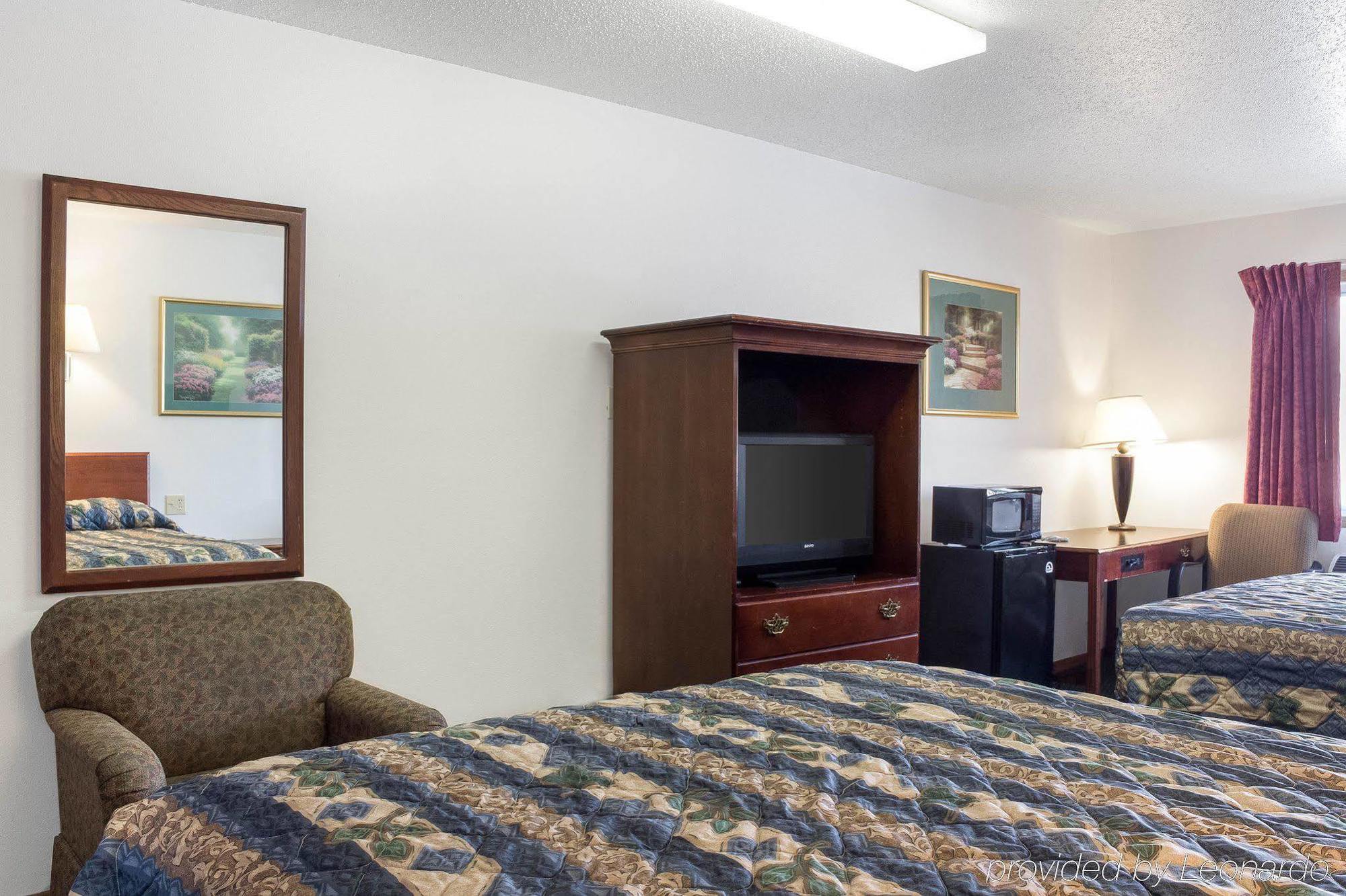 Rodeway Inn West Fargo Esterno foto