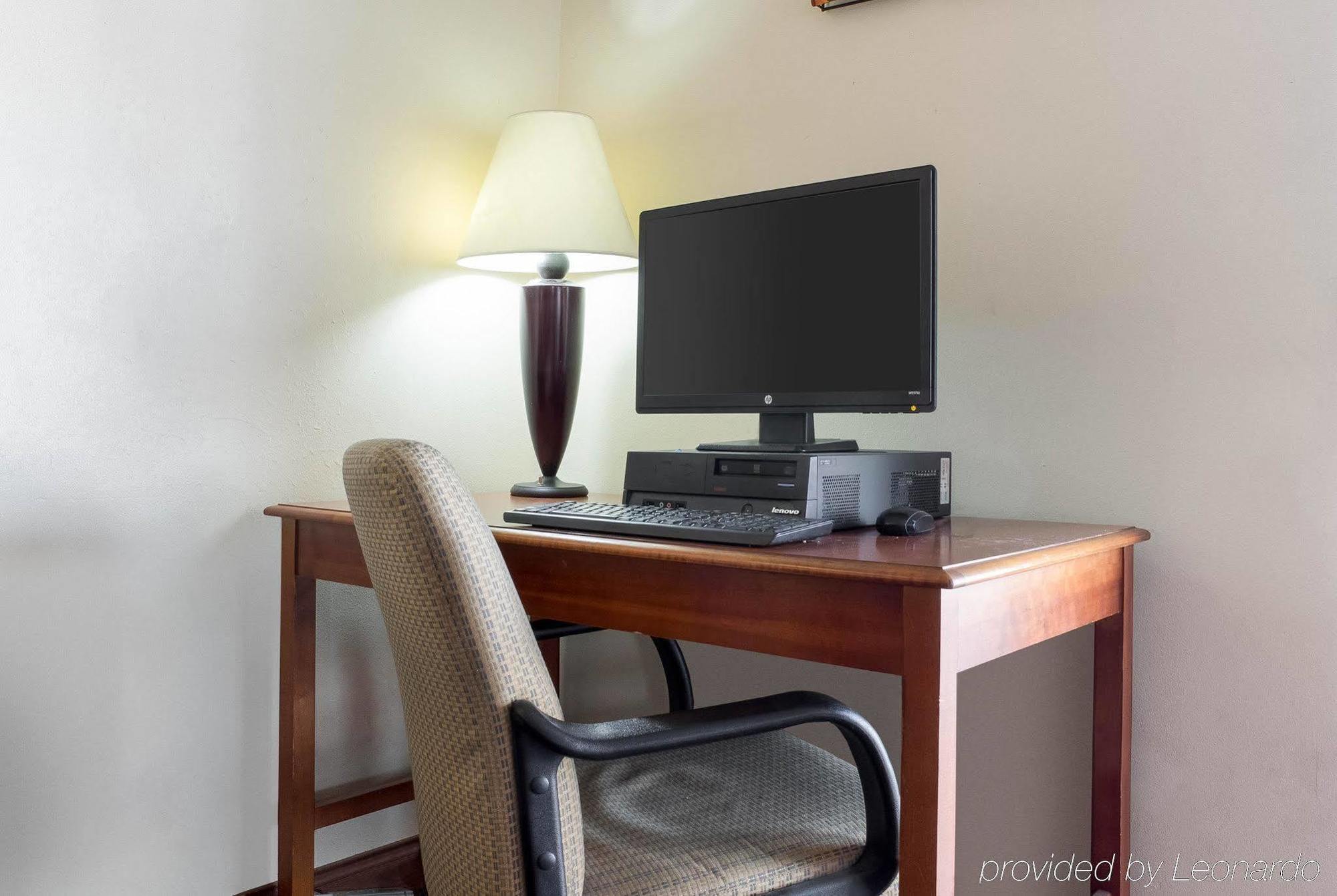 Rodeway Inn West Fargo Esterno foto